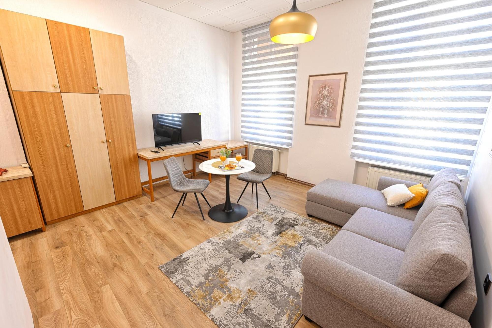 Apartmani Maltar วาราชดีน ภายนอก รูปภาพ
