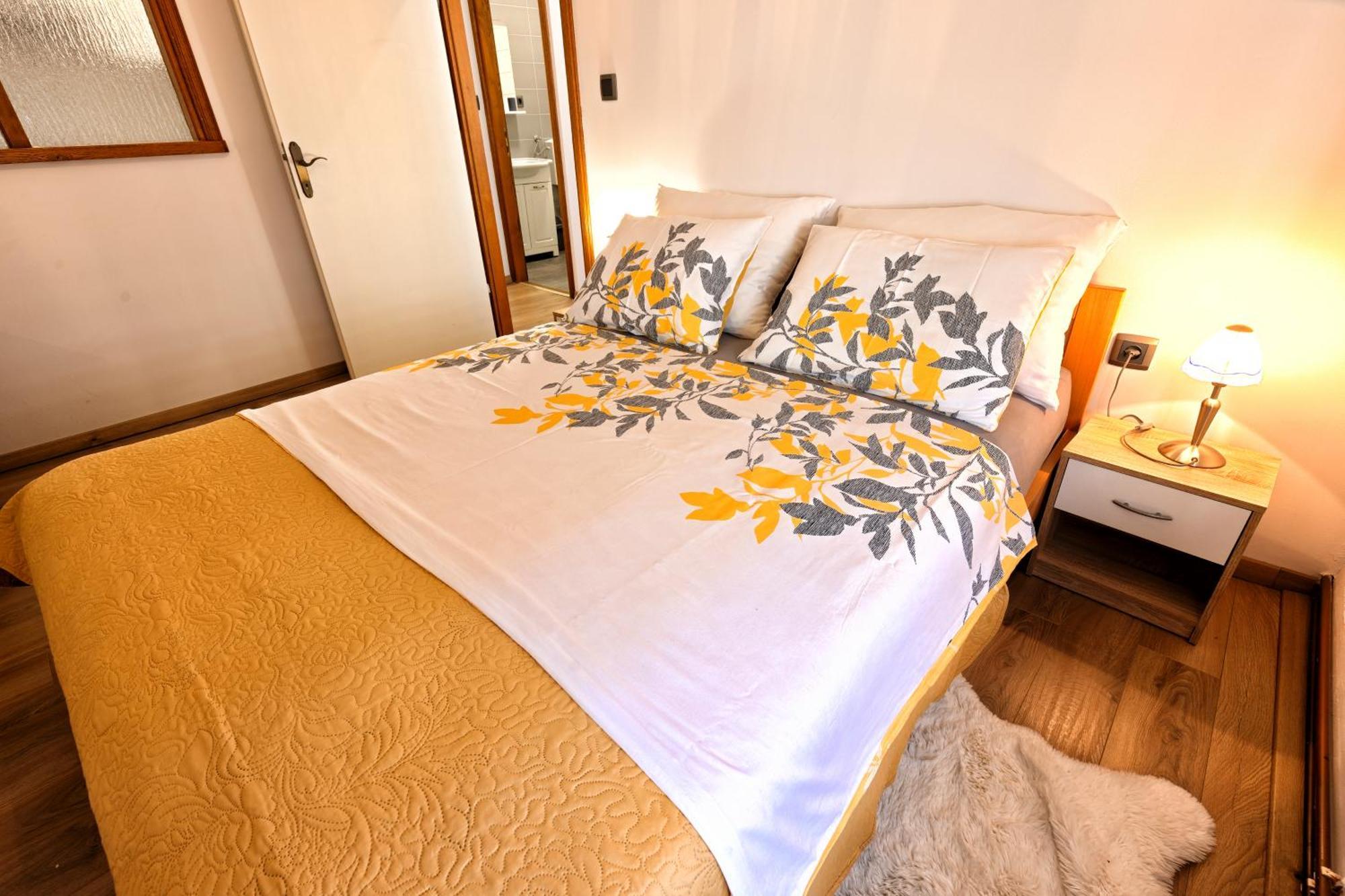 Apartmani Maltar วาราชดีน ภายนอก รูปภาพ